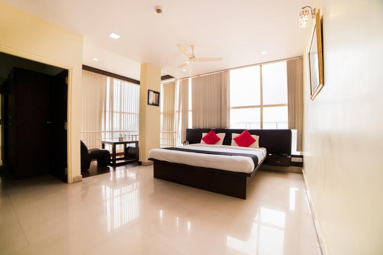 Super Capital O Raaga Grand Hotel Hyderabad Ngoại thất bức ảnh