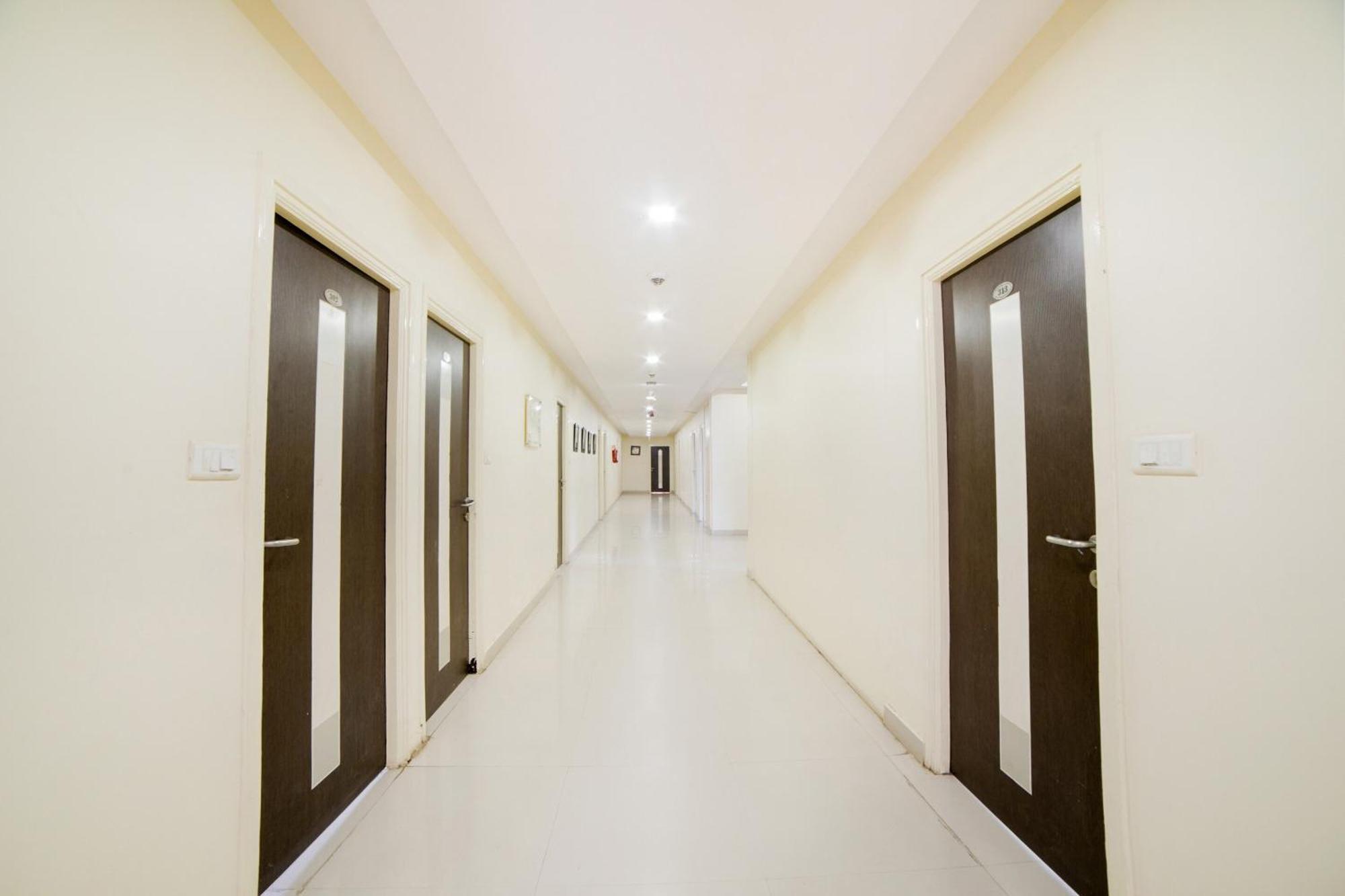 Super Capital O Raaga Grand Hotel Hyderabad Ngoại thất bức ảnh