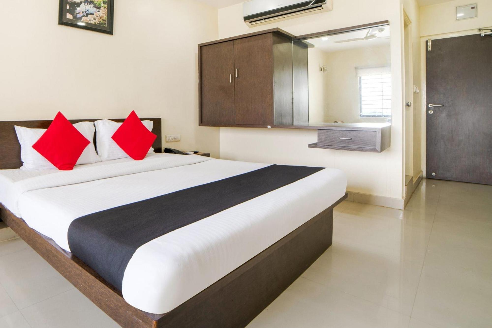 Super Capital O Raaga Grand Hotel Hyderabad Ngoại thất bức ảnh