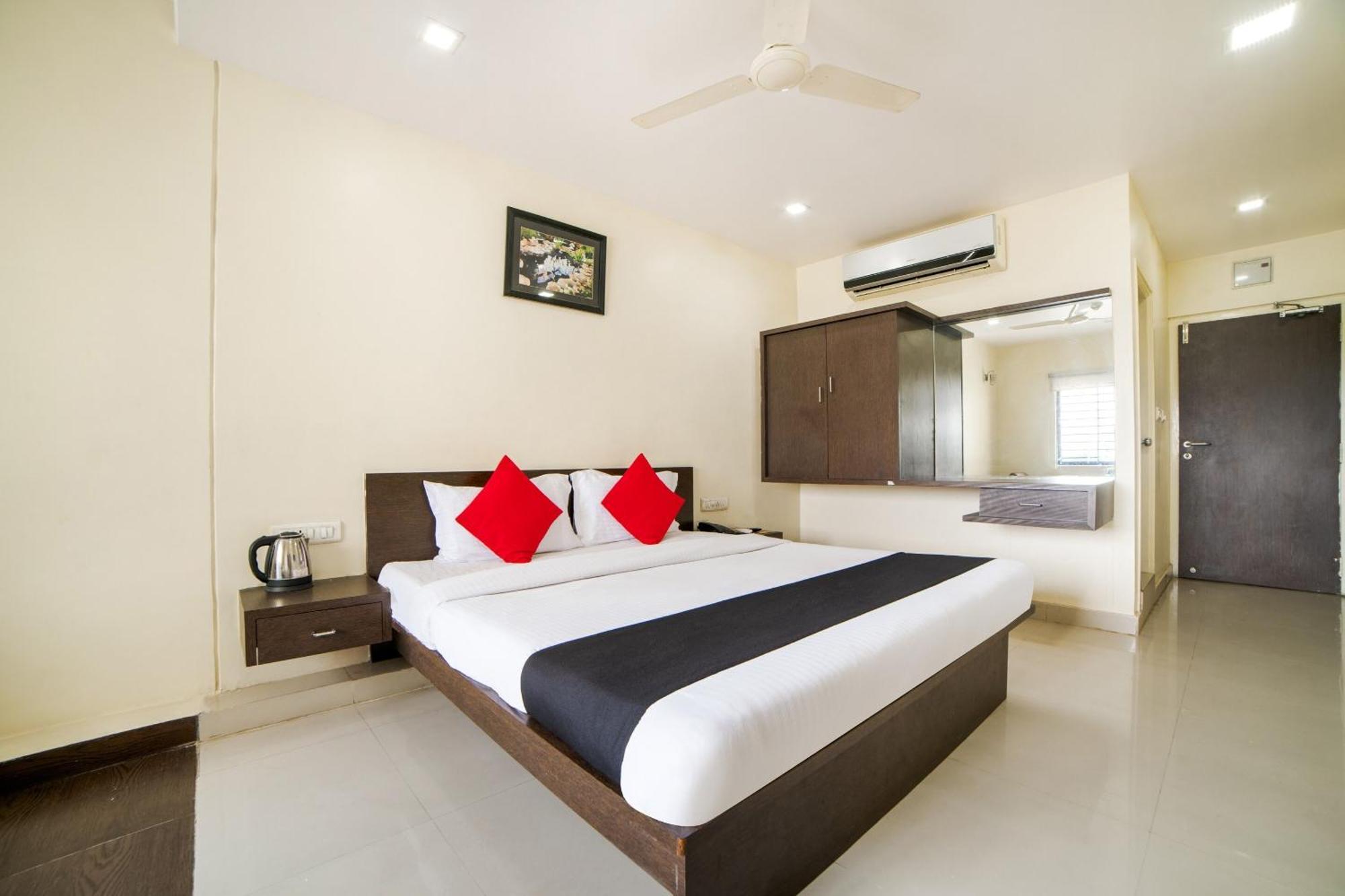 Super Capital O Raaga Grand Hotel Hyderabad Ngoại thất bức ảnh