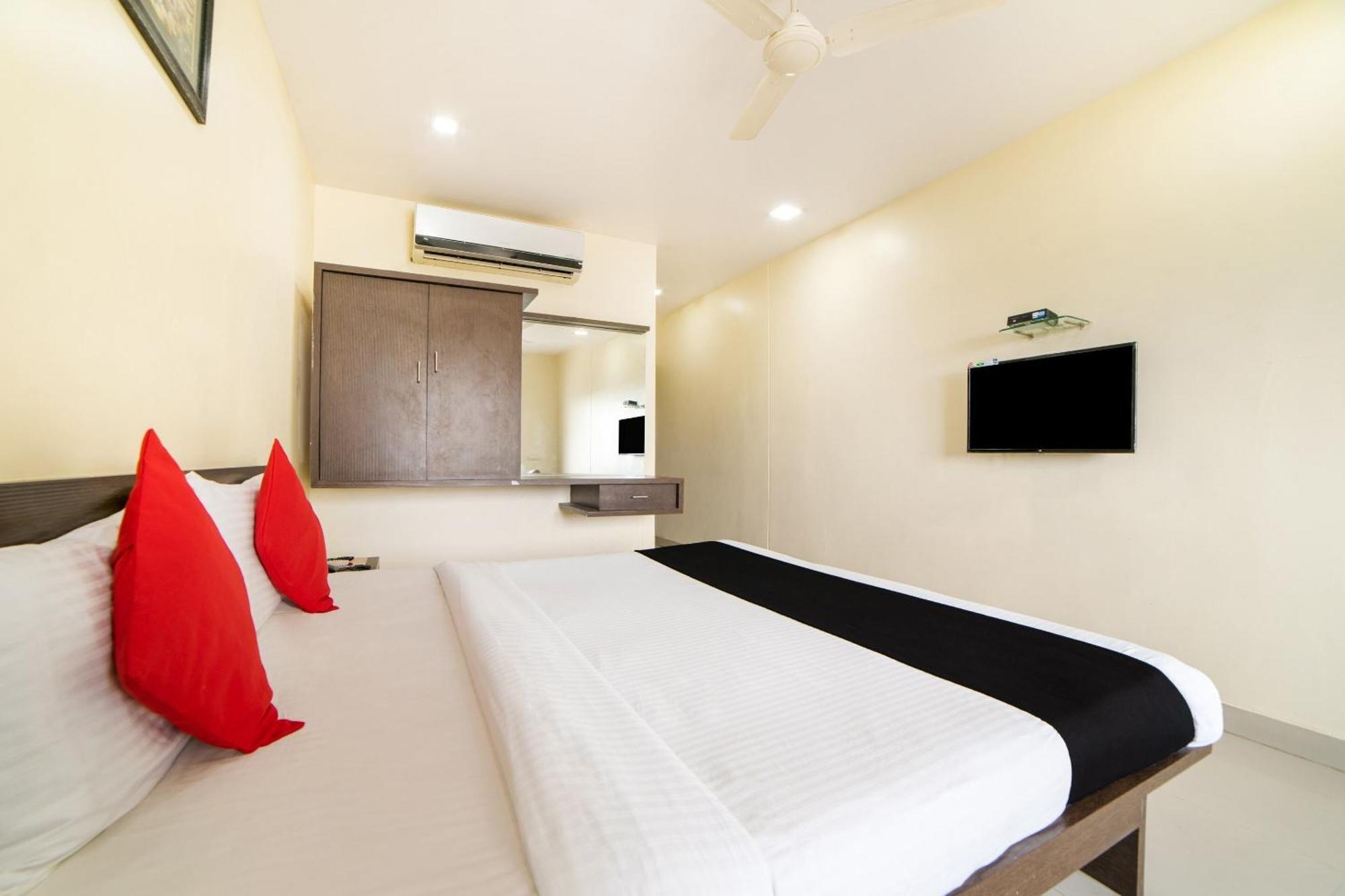 Super Capital O Raaga Grand Hotel Hyderabad Ngoại thất bức ảnh